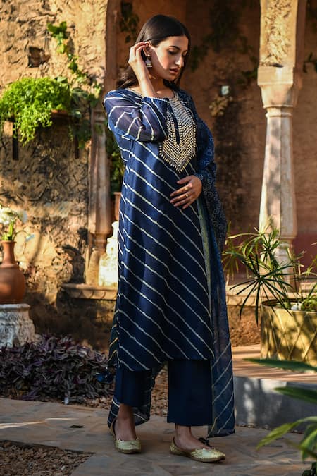 Karaj Jaipur_Blue Dupatta Digital Chanderi, Kurta Chanderi, Pant Cotton Gota Print Set_Online_at_Aza_Fashions