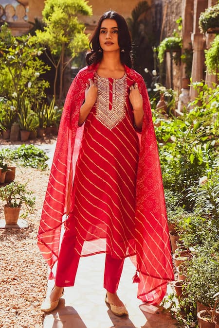 Karaj Jaipur_Pink Kurta Chanderi Printed Leheriya Round Set_Online_at_Aza_Fashions