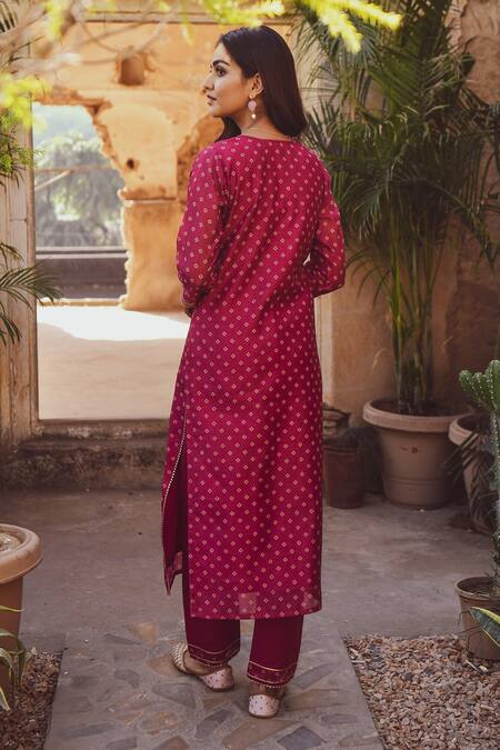 Shop_Karaj Jaipur_Magenta Kurta And Dupatta- Chanderi Embroidered Gota Round Floral Print Set_at_Aza_Fashions