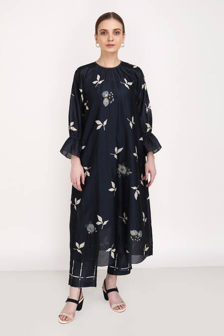 Shop_Arcvsh By Pallavi Singh_Blue 100% Organza, Lining Cotton, Chanderi Leaf Round Print Kurta Set _Online_at_Aza_Fashions