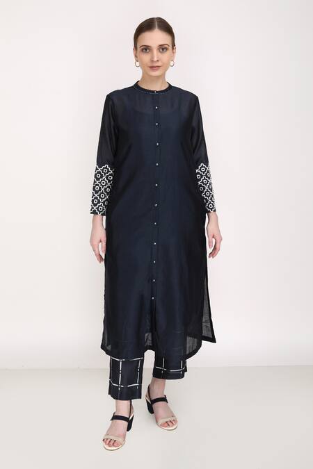 Arcvsh By Pallavi Singh_Blue 100% Organza, Lining Cotton, Sleeve Embroidered Kurta Set _Online_at_Aza_Fashions
