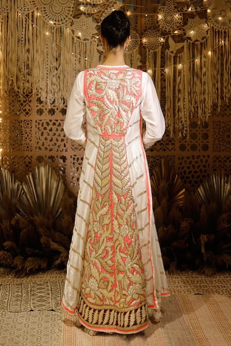 Archana Kochhar Embroidered Kurta & Jacket Set 