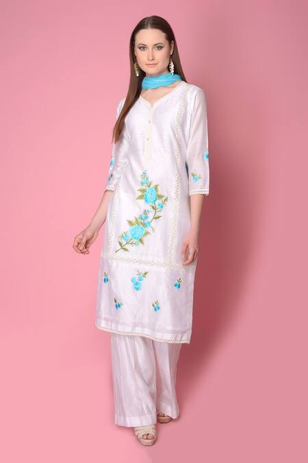 Surabhi Arya_White Kurta And Pant Silk Chanderi Dupatta Chiffon Set _Online_at_Aza_Fashions