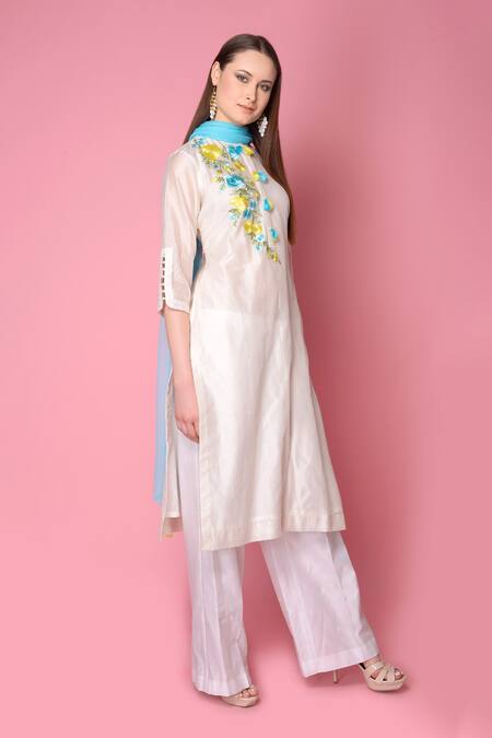 Surabhi Arya_White Kurta And Pant Silk Chanderi Dupatta Chiffon Set _Online_at_Aza_Fashions