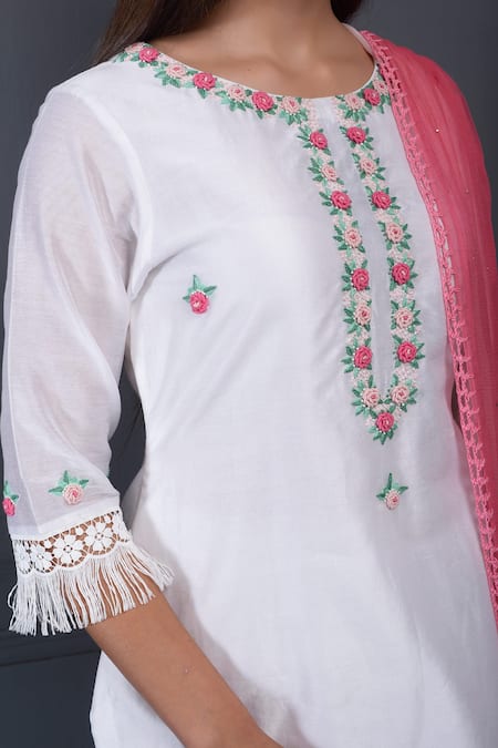 Surabhi Arya_White Kurta And Pant Silk Chanderi Dupatta Chiffon Set _Online_at_Aza_Fashions