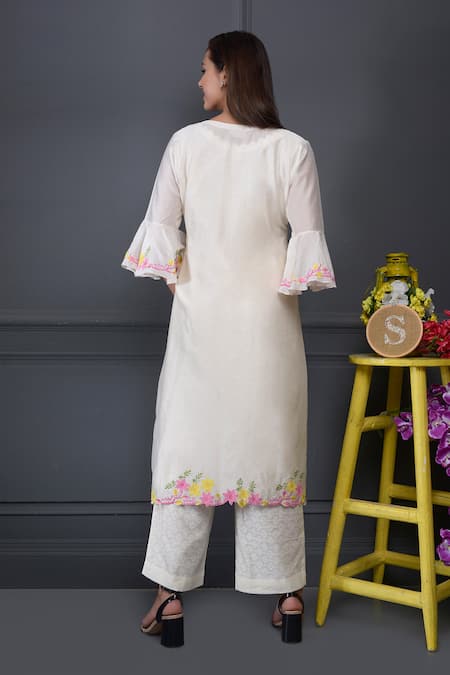 Shop Surabhi Arya White Silk Chanderi Jacket And Kurta Set at Aza Fashions Shop_Surabhi Arya_White Silk Chanderi Jacket And Kurta Set _at_Aza_Fashions