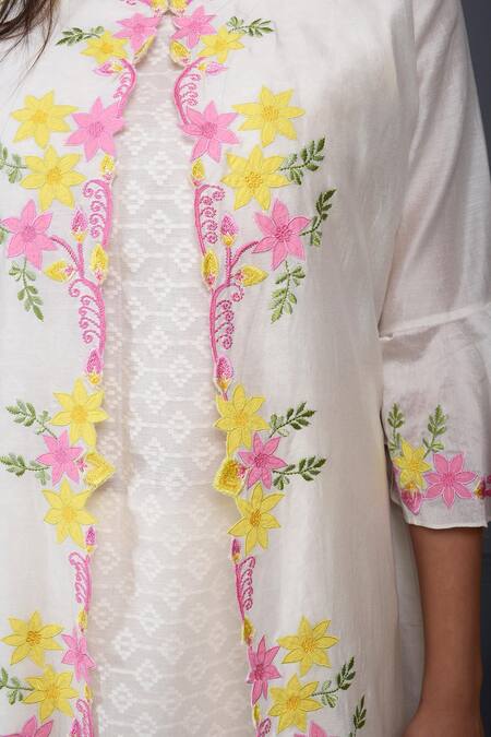 Surabhi Arya_White Silk Chanderi Jacket And Kurta Set _Online_at_Aza_Fashions