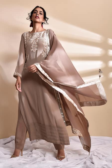 Kanika Sharma_Brown Kurta And Dupatta Georgette Pant Crepe Round Embroidered Set _Online_at_Aza_Fashions