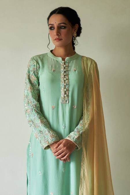 Shop_Kanika Sharma_Green Kurta Crepe Dupatta Chiffon Mandarin Collar Embroidered Set _Online_at_Aza_Fashions