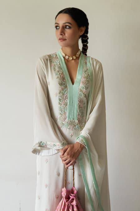 Kanika Sharma_White Kurta And Dupatta Georgette V Neck Embroidered Set_Online_at_Aza_Fashions