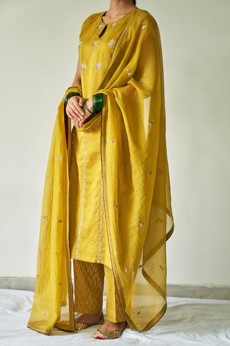 Kanika Sharma_Yellow Kurta Summer  Dupatta Chanderi Round Embroidered Set _Online_at_Aza_Fashions