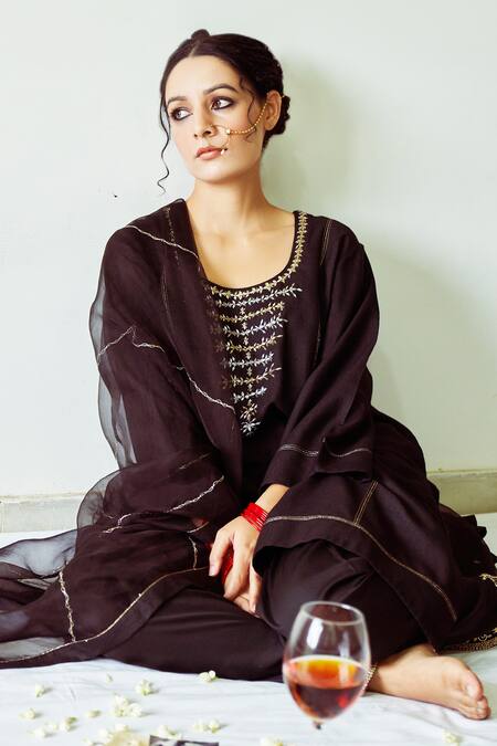 Kanika Sharma_Black Kurta Tussar  Salwar Satin Dupatta Embroidered Set_Online_at_Aza_Fashions
