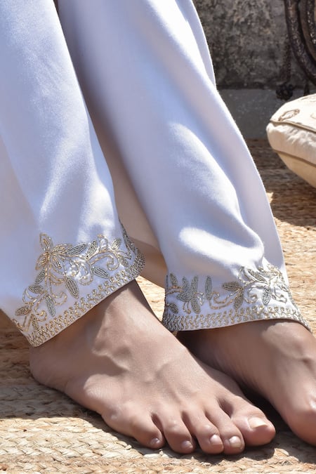 Kanika Sharma_White Kurta Tussar  Pant Satin Dupatta Hand Embroidered Set_at_Aza_Fashions
