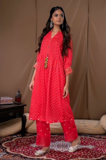 Label Kinjal Modi Peach Cotton Silk Bandhani V Neck Pintucked Tunic And Pant Set 