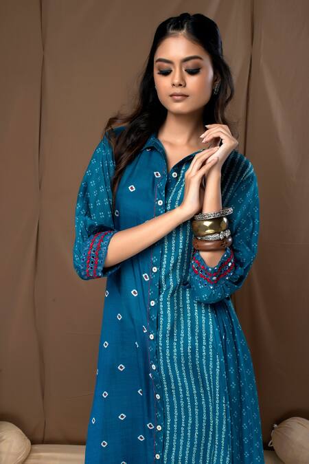 Label Kinjal Modi_Blue Cotton Silk Bandhani Collared Neck Tunic And Pant Set _Online_at_Aza_Fashions