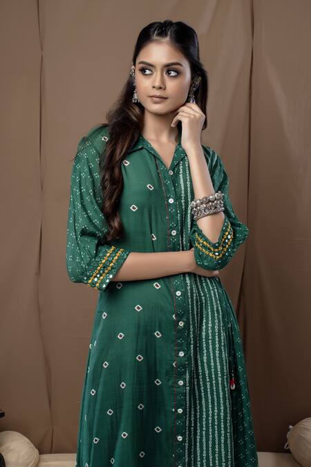 Label Kinjal Modi_Green Cotton Silk Bandhani Collared Neck Side Tie Up Tunic And Pant Set _Online_at_Aza_Fashions