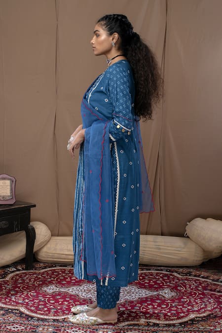 Shop Label Kinjal Modi Blue Cotton Silk Bandhani Round Print Kurta Set at Aza Fashions Shop_Label Kinjal Modi_Blue Cotton Silk Bandhani Round Print Kurta Set _at_Aza_Fashions