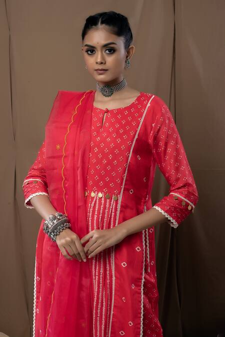Label Kinjal Modi_Peach Cotton Silk Bandhani Round Print Kurta Pant Set _Online_at_Aza_Fashions