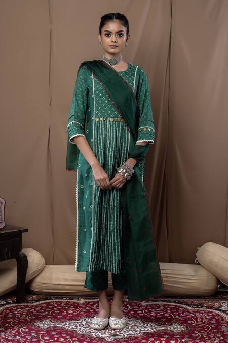 Label Kinjal Modi_Green Cotton Silk Bandhani Round Printed Kurta Pant Set _Online_at_Aza_Fashions