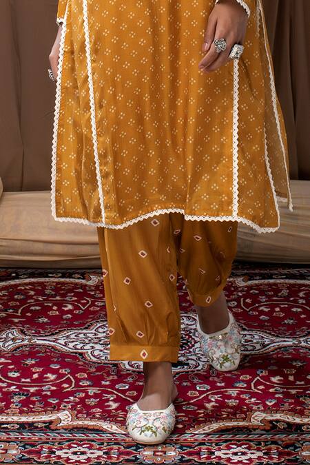 Shop_Label Kinjal Modi_Yellow Cotton Silk Bandhani Round Printed Kurta And Salwar Set_Online_at_Aza_Fashions