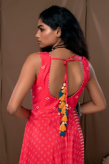 Shop Label Kinjal Modi Peach Cotton Silk Bandhani U Neck Print Anarkali at Aza Fashions Shop_Label Kinjal Modi_Peach Cotton Silk Bandhani U Neck Print Anarkali _at_Aza_Fashions