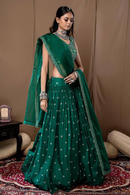 Shop Label Kinjal Modi Green Cotton Silk Bandhani U Neck Print Lehenga Set at Aza Fashions Shop_Label Kinjal Modi_Green Cotton Silk Bandhani U Neck Print Lehenga Set _at_Aza_Fashions