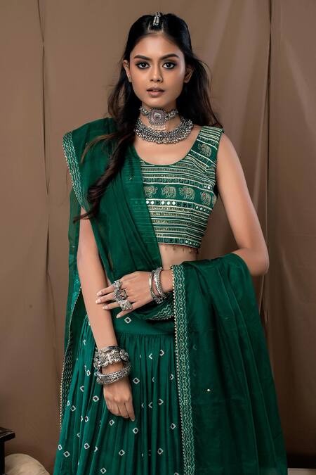 Label Kinjal Modi Green Cotton Silk Bandhani U Neck Print Lehenga Set Online at Aza Fashions Label Kinjal Modi_Green Cotton Silk Bandhani U Neck Print Lehenga Set _Online_at_Aza_Fashions