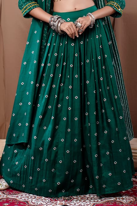 Buy_Label Kinjal Modi_Green Cotton Silk Bandhani Bustier U-neck Cape Collar Print Lehenga Set With _Online_at_Aza_Fashions