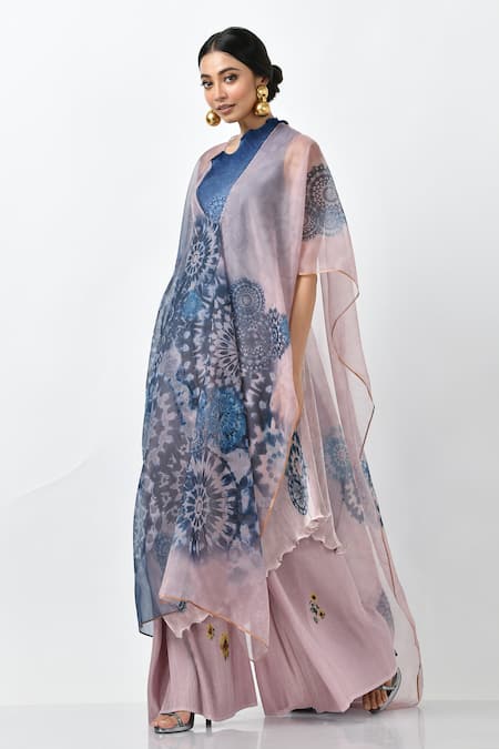 Kiran Uttam Ghosh_Blue Organza Batik Motif V-neck Print Cape _Online_at_Aza_Fashions