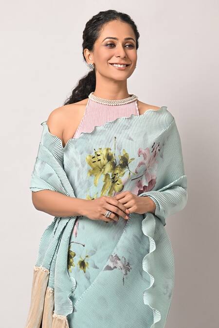 Buy_Kiran Uttam Ghosh_Green Pleated Polyester Mix Lilly Print Saree With Unstitched Blouse Piece _Online_at_Aza_Fashions