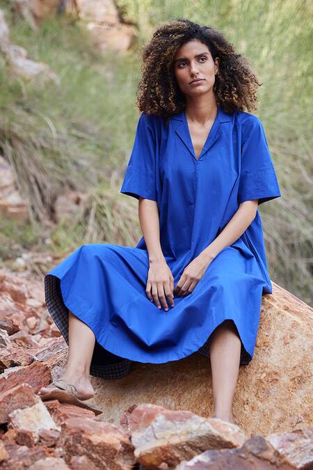 Kharakapas_Blue Cotton Poplin Plain Notched Hazy Note Dress_at_Aza_Fashions