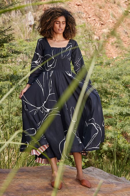 Buy_Kharakapas_Black 100% Cotton Fluid Floral Print U Neck Under Her Gaze Empire Line Dress_Online_at_Aza_Fashions