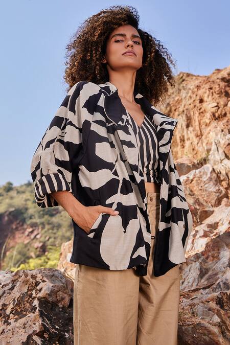 Shop_Kharakapas_Black Twill Weave Cotton Abstract, Stripe Open Ebonys Desire Reversible Jacket_Online_at_Aza_Fashions