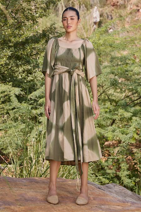 Kharakapas_Green 100% Cotton Tie Dye Square Neck Far Away Dress _Online_at_Aza_Fashions