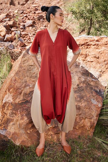 Shop_Kharakapas_Red Handloom Cotton Tie Dye V Neck Heartthrob Jumpsuit _Online_at_Aza_Fashions