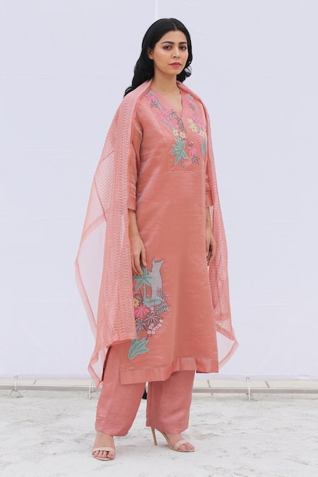 Oja Pink Kurta And Stole Handloom Tissue Silk, Pant Linen Satin Floral Applique Set 