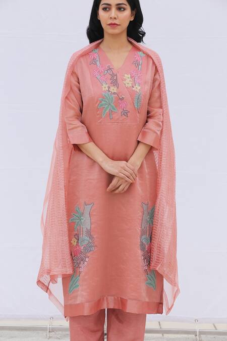 Oja Pink Kurta And Stole Handloom Tissue Silk, Pant Linen Satin Floral Applique Set Online at Aza Fashions Oja_Pink Kurta And Stole Handloom Tissue Silk, Pant Linen Satin Floral Applique Set _Online_at_Aza_Fashions