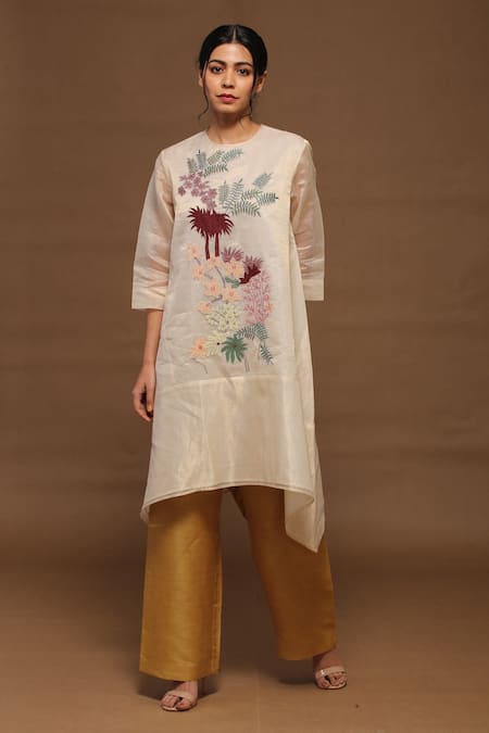 Oja White Kurta And Stole Handloom Tissue Silk, Pant Linen Satin Floral Round & Set 