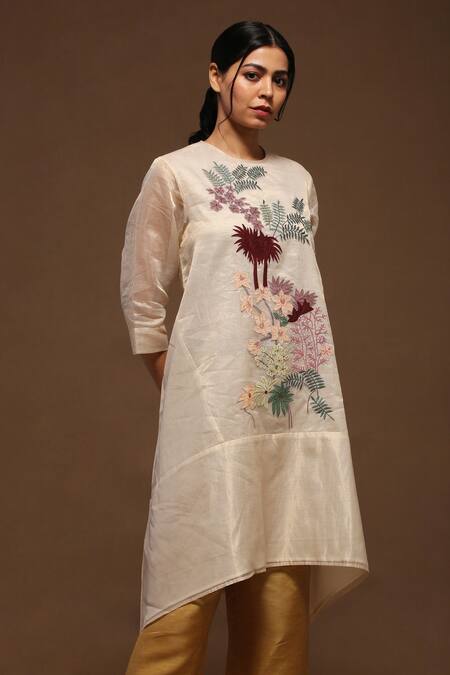 Oja_White Kurta And Stole Handloom Tissue Silk, Pant Linen Satin Floral Round & Set _Online_at_Aza_Fashions