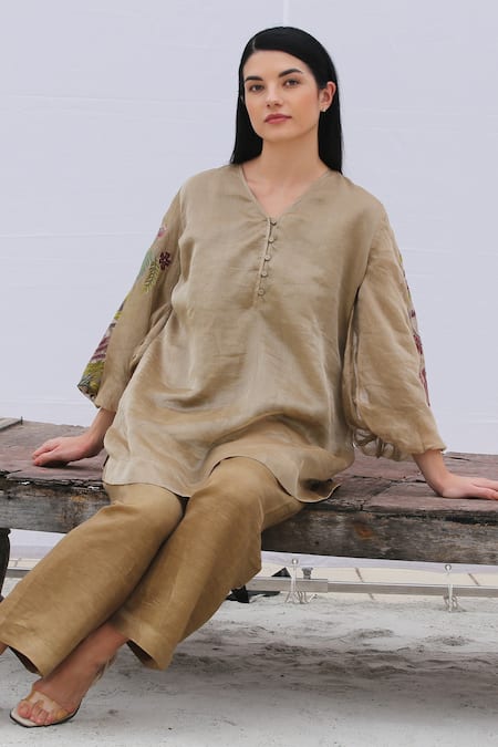 Shop Oja Brown Pant Linen Satin, Tunic Handloom Tissue Silk Floral V Neck And Set at Aza Fashions Shop_Oja_Brown Pant Linen Satin, Tunic Handloom Tissue Silk Floral V Neck And Set _at_Aza_Fashions