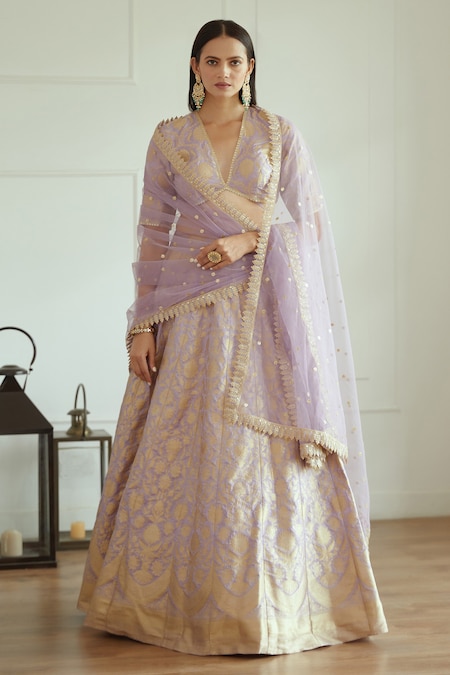 Banarasi Lehenga - Buy Latest Collection of Banarasi Lehenga for Women  Online 2024