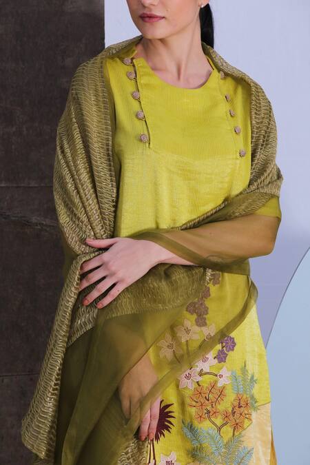 Buy Oja Green Kurta And Pant Linen , Stole Tissue Floral Round Applique Set Online at Aza Fashions Buy_Oja_Green Kurta And Pant Linen , Stole Tissue Floral Round Applique Set _Online_at_Aza_Fashions