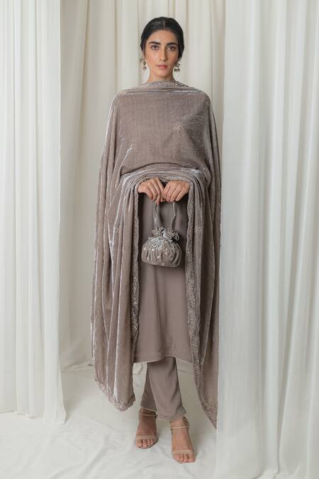 Lavanya Ahuja_Grey Silk Velvet, Crepe Round Kurta Set With Dupatta _Online_at_Aza_Fashions