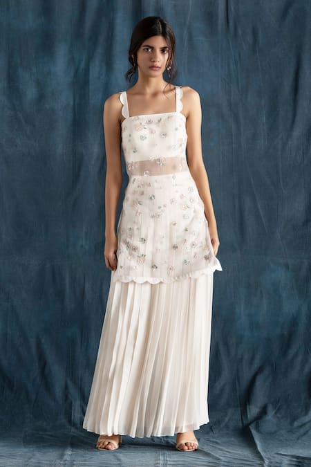 Lavanya Ahuja White Georgette, Silk Organza Square Neck Embroidered Kurta Set Online at Aza Fashions Lavanya Ahuja_White Georgette, Silk Organza Square Neck Embroidered Kurta Set _Online_at_Aza_Fashions