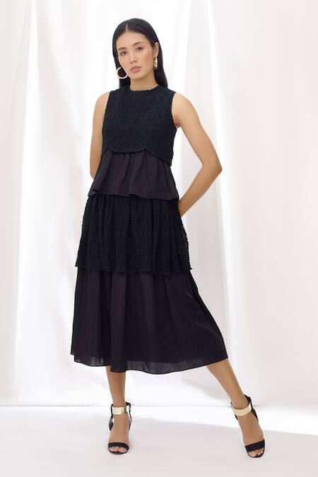 Lavanya Ahuja_Black Lace, Linen Satin Round Top And Skirt Set _Online_at_Aza_Fashions