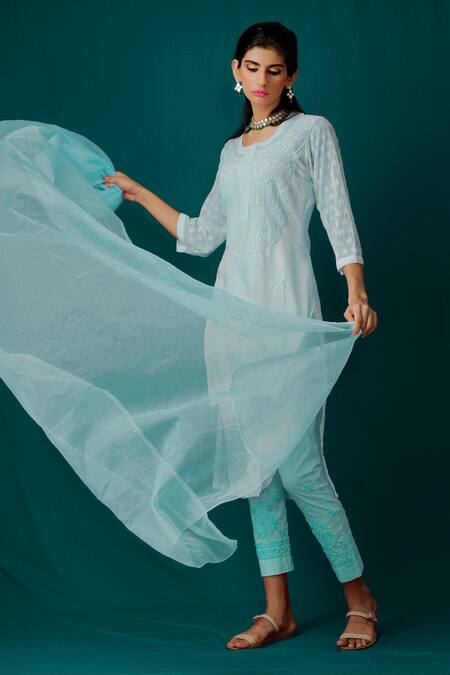 LABEL AISHWARYRIKA_Blue Georgette Resham Embroidery And Mukaish Notched Aztec Chikankari Kurta _Online_at_Aza_Fashions