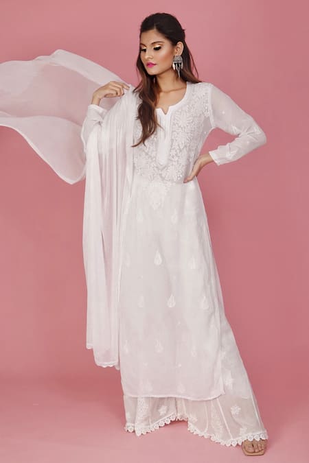 LABEL AISHWARYRIKA White Georgette Chikankari Notched Embroidered Kurta Online at Aza Fashions LABEL AISHWARYRIKA_White Georgette Chikankari Notched Embroidered Kurta _Online_at_Aza_Fashions