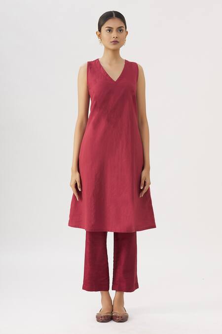 Buy_Label Anushree_Maroon Silk Round Asymmetric Kurta And Pant Set  _Online_at_Aza_Fashions