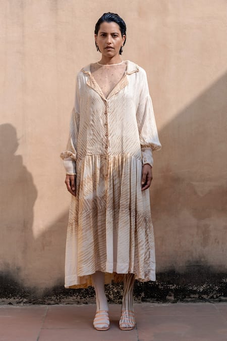 Buy The Loom Art White Handwoven Cotton Silk Shibori Dress Online at Aza Fashions Buy_The Loom Art_White Handwoven Cotton Silk Shibori Dress _Online_at_Aza_Fashions
