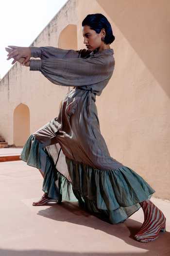 Shop_The Loom Art_Green Pure Handwoven Silk Shibori Dress _Online_at_Aza_Fashions